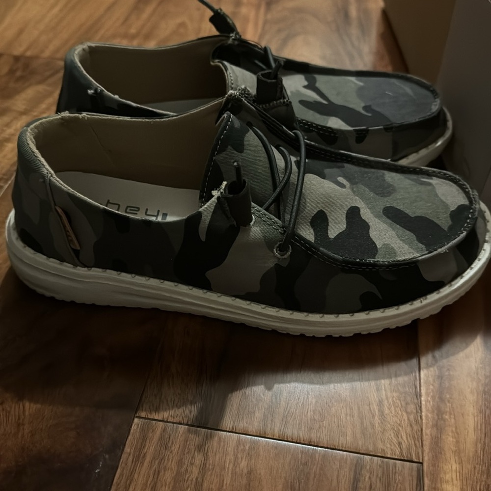 Camo Hey Dudes - Picture 4 of 4